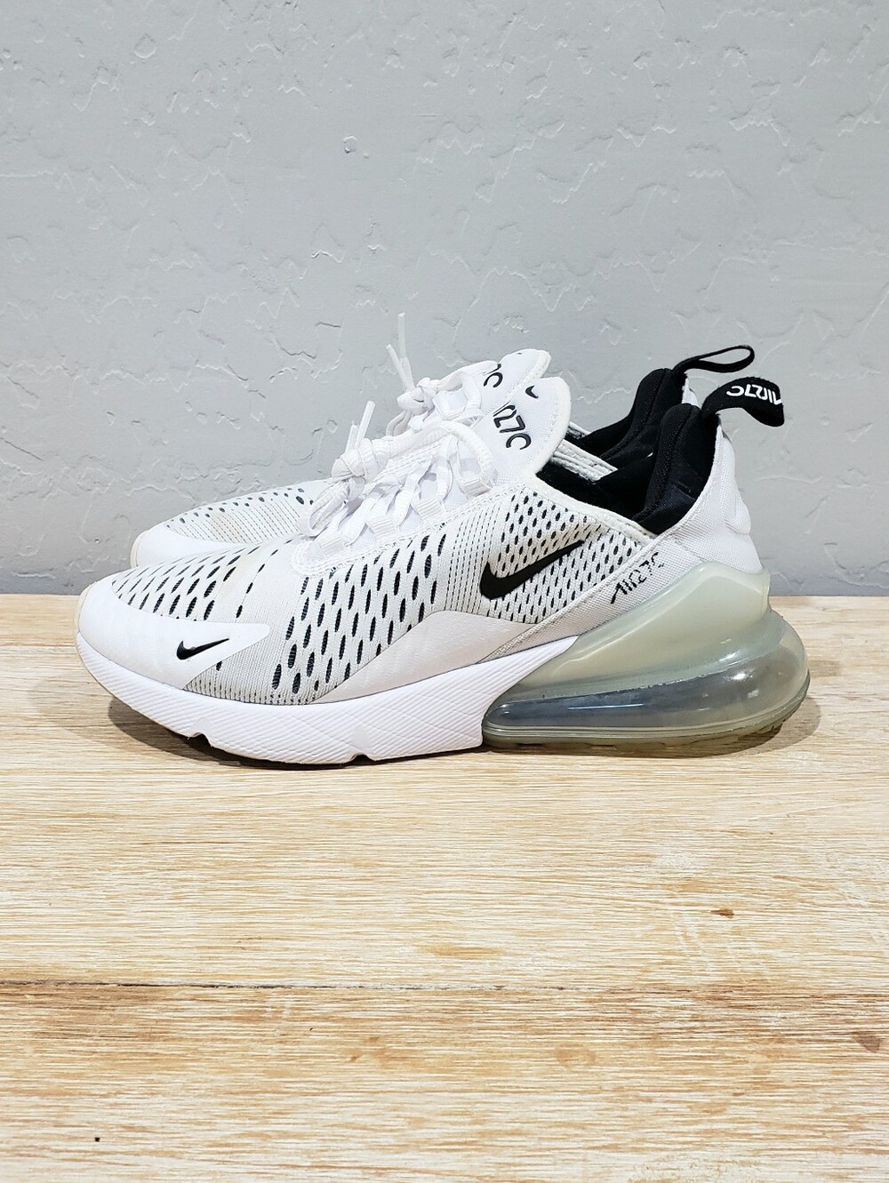 NIKE Air Max 270 Women's Athleisure Sneakers (7.5) White/Black - Picture 2 of 10